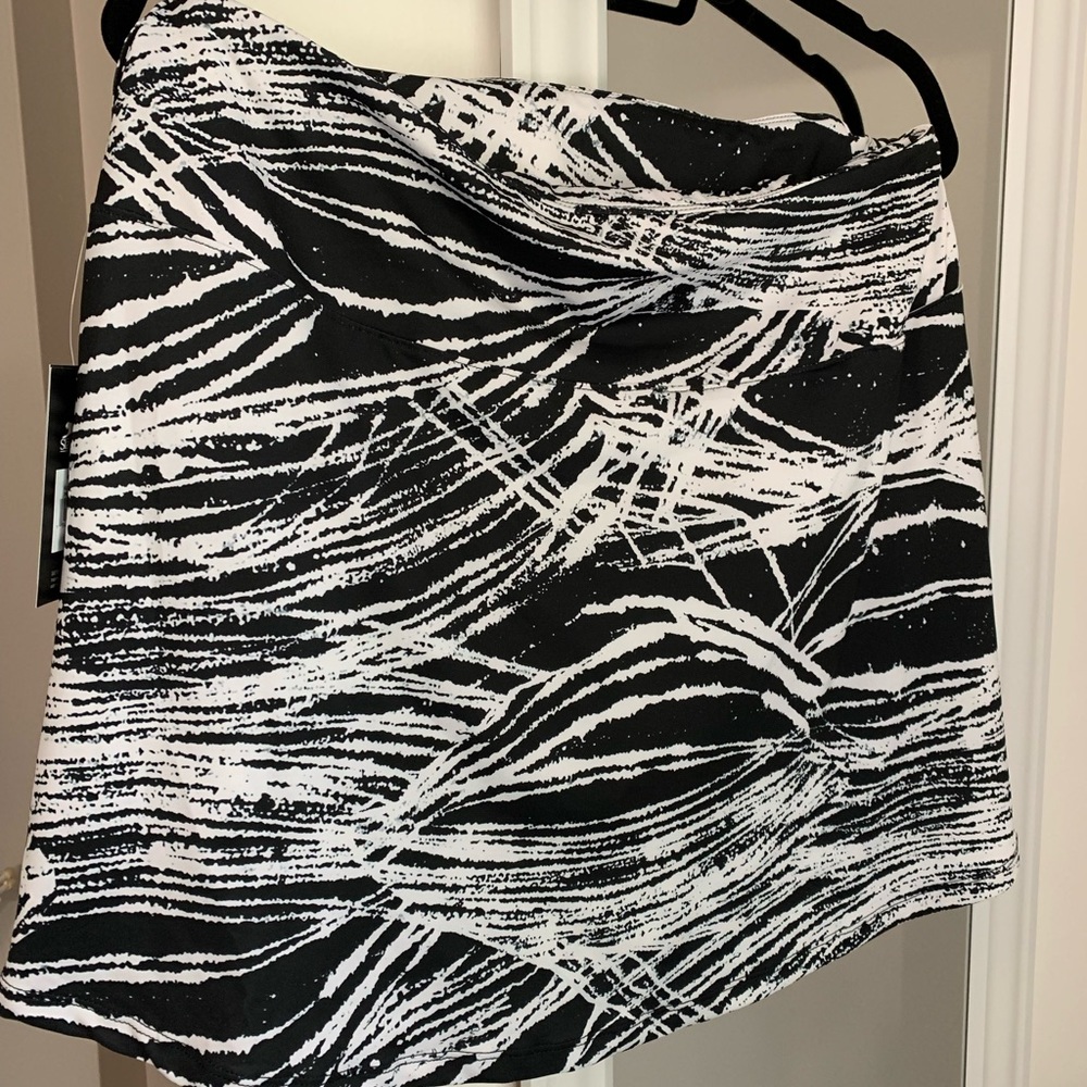 Slazenger Golf black & white flounce skort